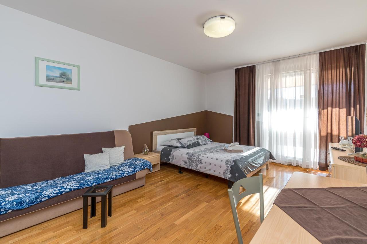 Apartments Vasic Pula Luaran gambar